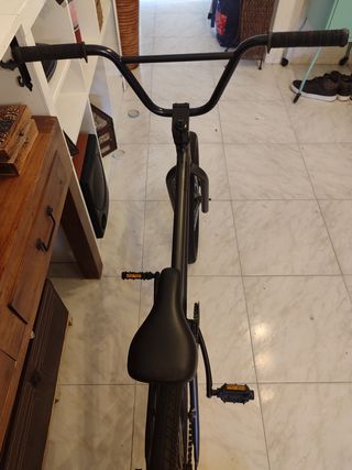 BMX 20" Negra - Poco Uso