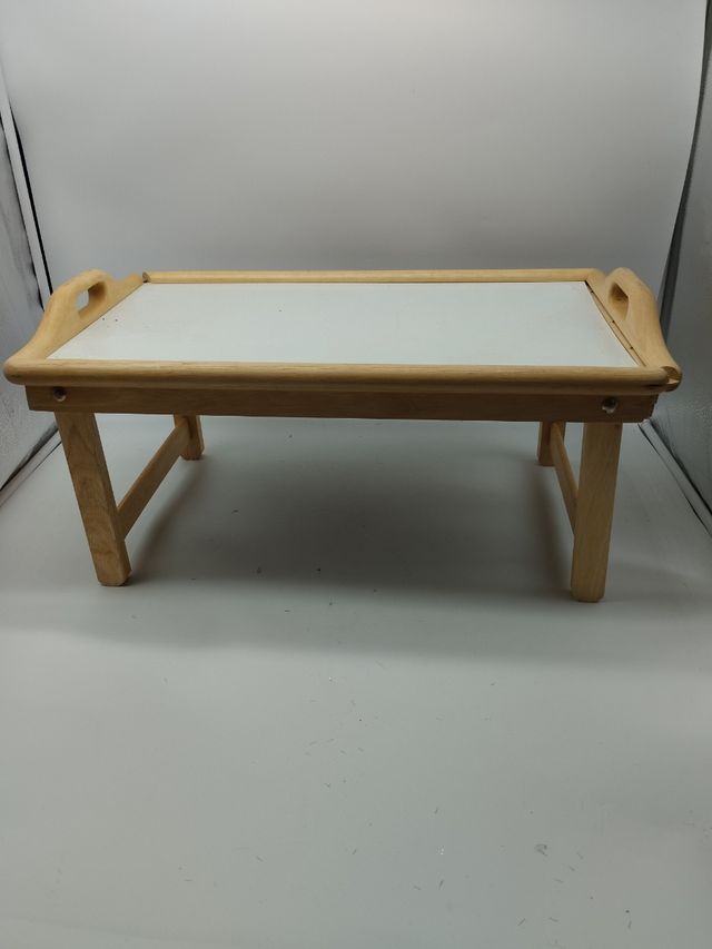 Bandeja plegable de madera