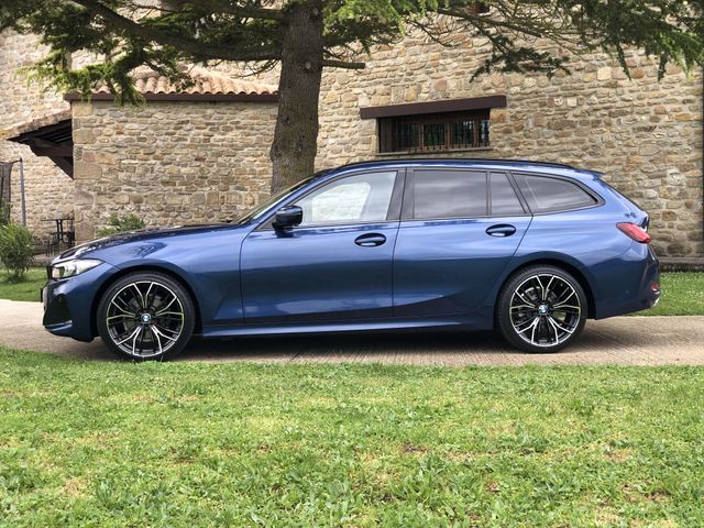 BMW 318dA TOURING G21.