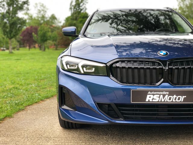 BMW 318dA TOURING G21.