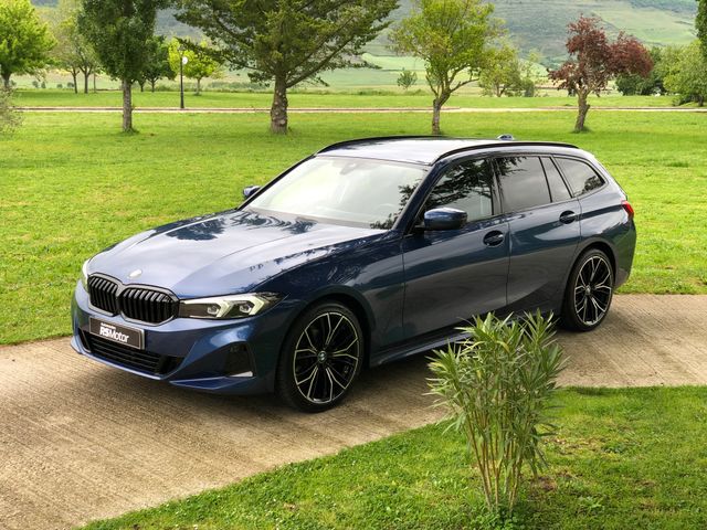 BMW 318dA TOURING G21.