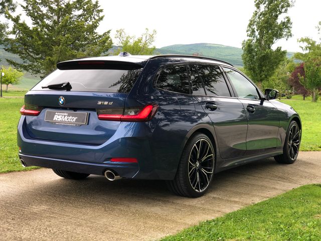 BMW 318dA TOURING G21.