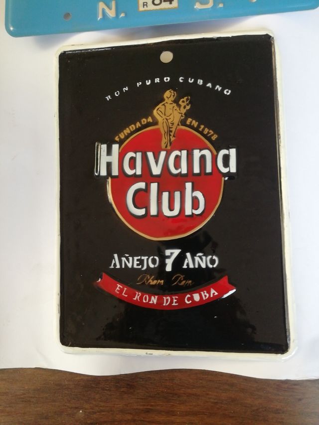 2 Chapas: Matrícula + Havana Club