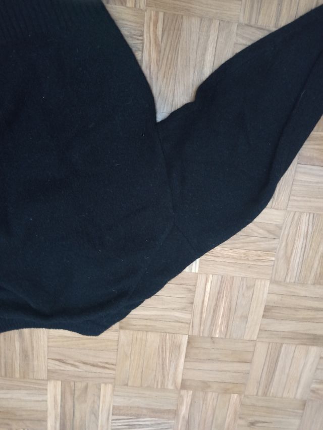 Maglione nero H&M taglia S con fermaglio