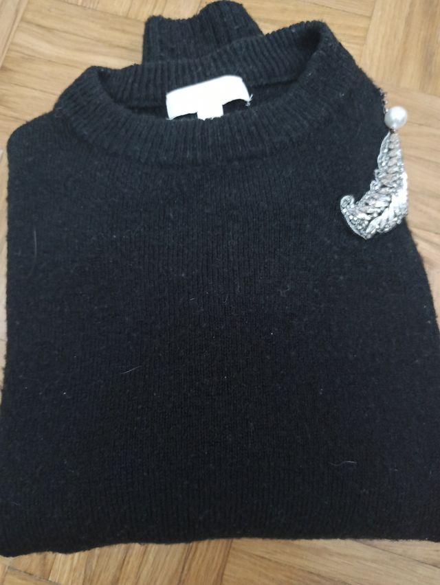 Maglione nero H&M taglia S con fermaglio