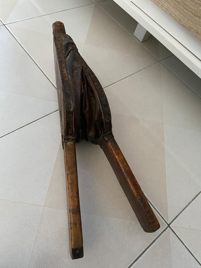 Soffietto antico: pelle e legno