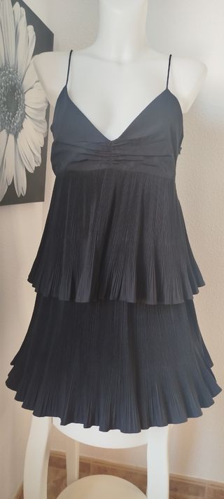 Vestido negro plisado
