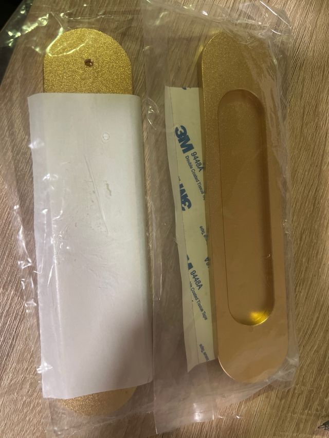 Tiradores dorados puertas correderas