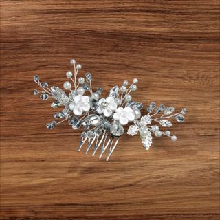 Peineta - tiara Plata con 3 Flores blancas.