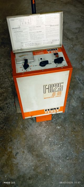 Cargador Baterías FERVE F-825 12V-24V