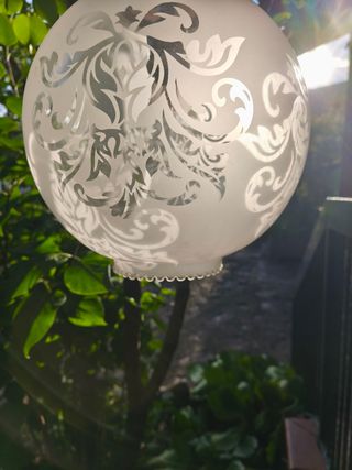 Lámpara bola cristal metal dorado