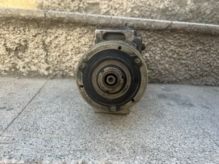 Compresor A/C usado - 8675