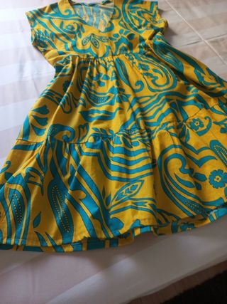 Vestido talla L, en tonos azules y amarillos