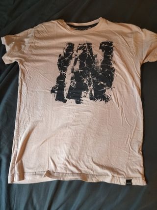 Camiseta Inside rosa pastel
