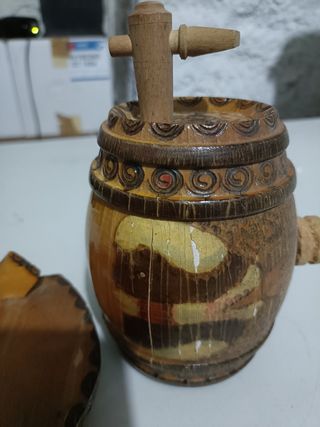 Botticella legno intagliata