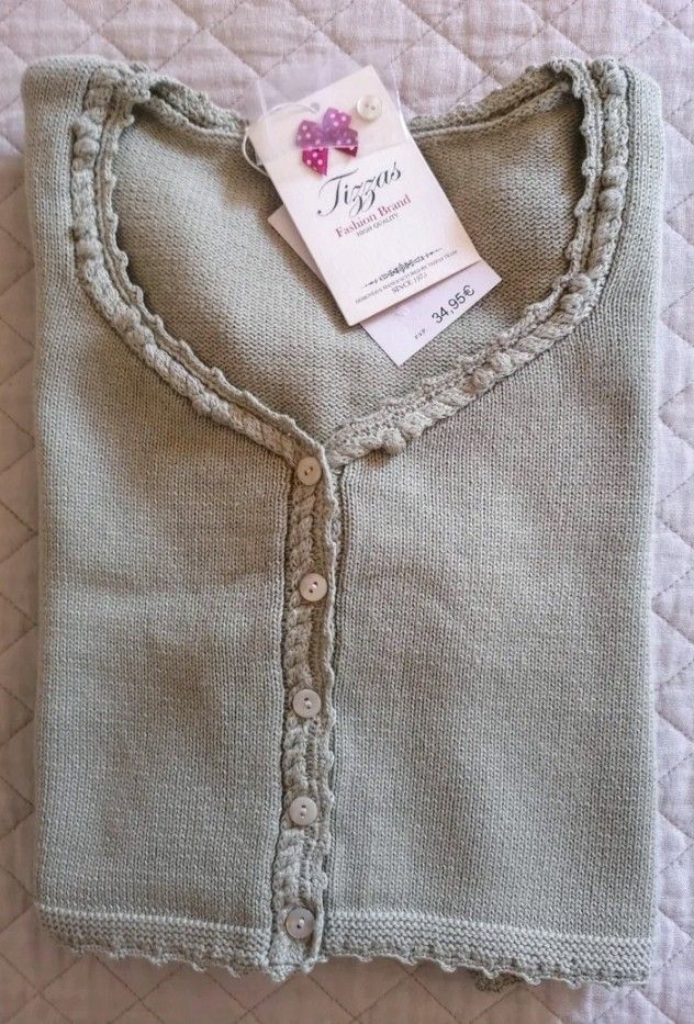 Rebeca marca Tizzas talla 15-16 años a estrenar.