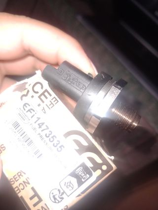 Sensor presión combustible HDI 2.2 