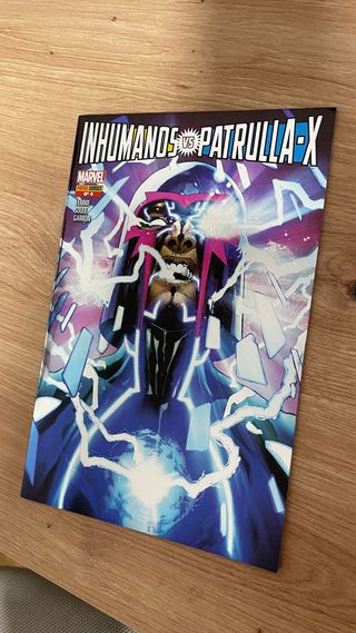 Cómics Inhumanos vs Patrulla-X (números 3, 4 y 5).