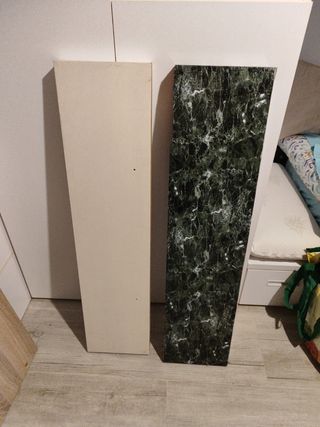 2 baldas IKEA: blanco & mármol