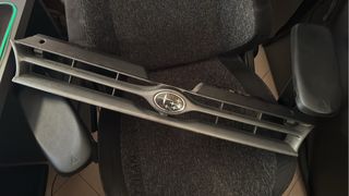 Parrilla Subaru Impreza GC8 V1