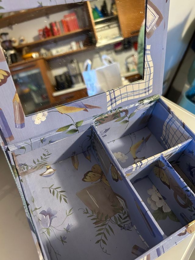 Scatola portagioielli azzurra