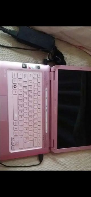 Portátil Sony Vaio Rosa