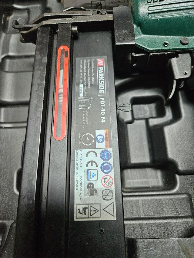 Sparapunti ad aria compressa