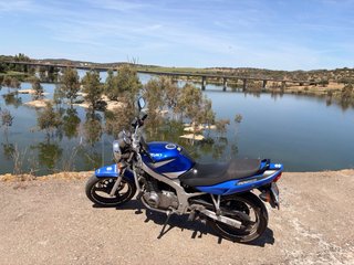 Moto Suzuki GS500 - Azul