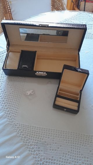 Joyero negro elegante