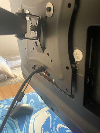 TV/monitor LG 23.6" webOS - Soporte incluido