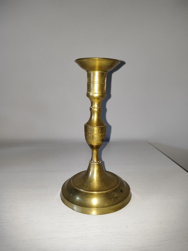 Candelabro antiguo dorado