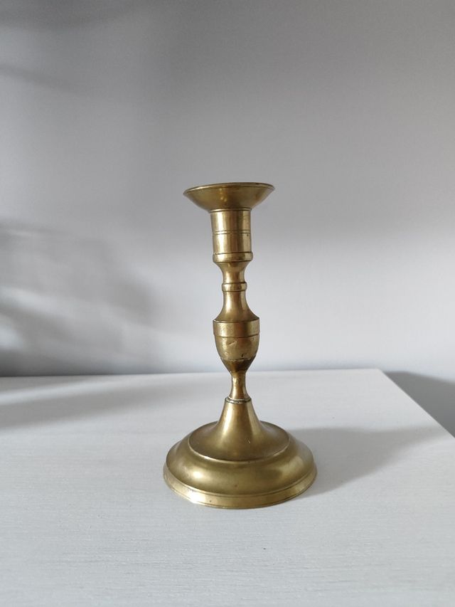 Candelabro antiguo dorado