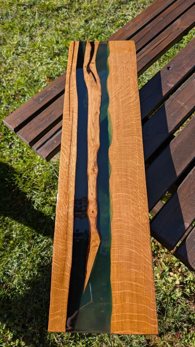 Mensole in legno massello e resina su misura