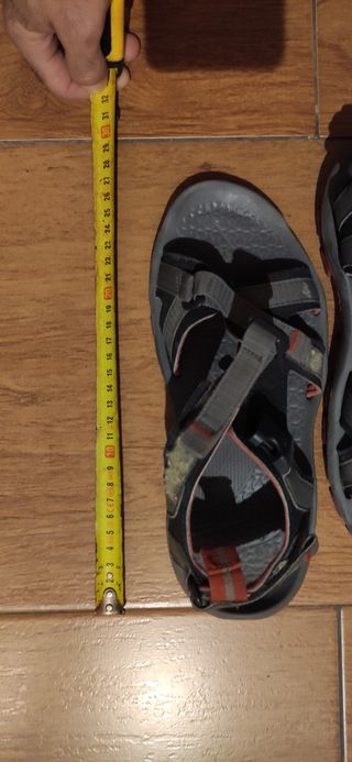 Chanclas grises hombre