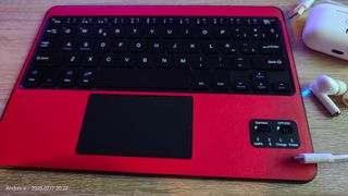 Tastiera Bluetooth rossa