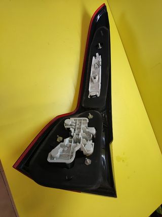 PILOTO TRASERO DERECHO VOLVO V50 SW II