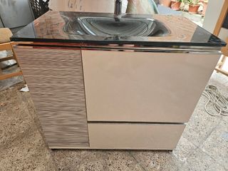 Mueble lavabo blanco y negro