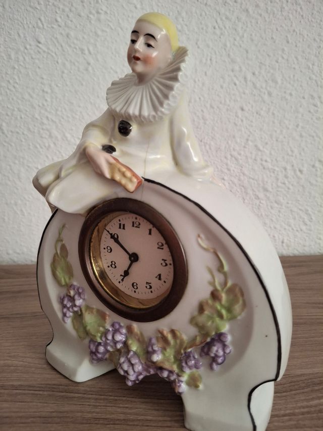 Reloj porcelana antiguo