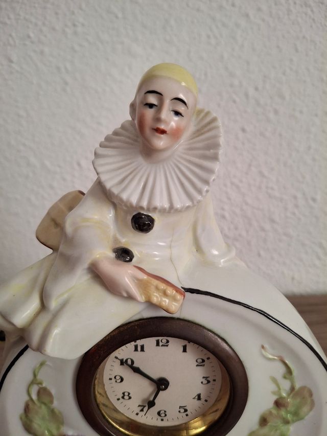 Reloj porcelana antiguo