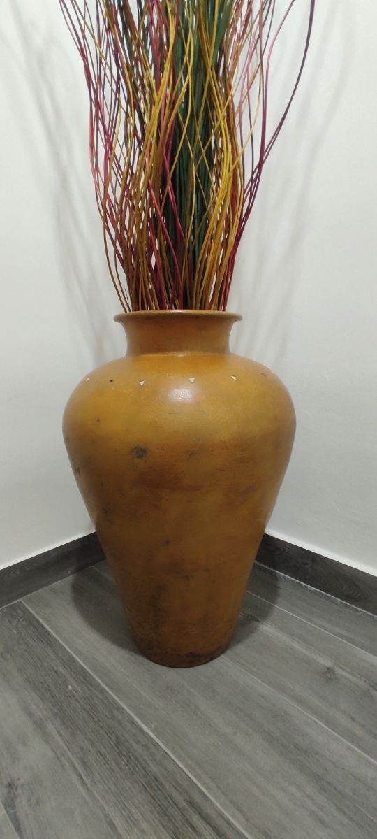 Jarrón cerámico marrón