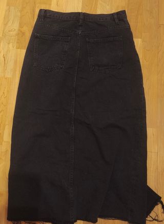 Falda midi negra Mango. Nueva. Sin estrenar.