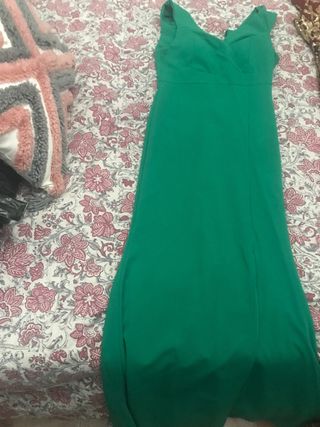 Vestido fiesta verde elegante.