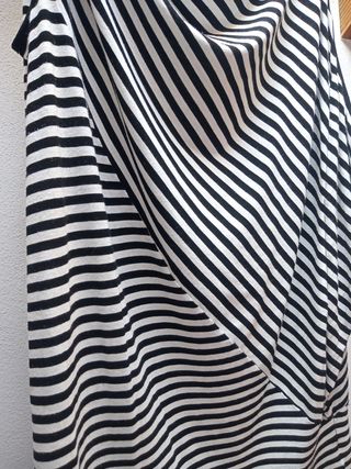 Vestito a righe bianco e nero