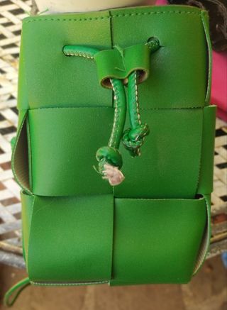 Mini borsa verde intrecciata , ottime condizioni