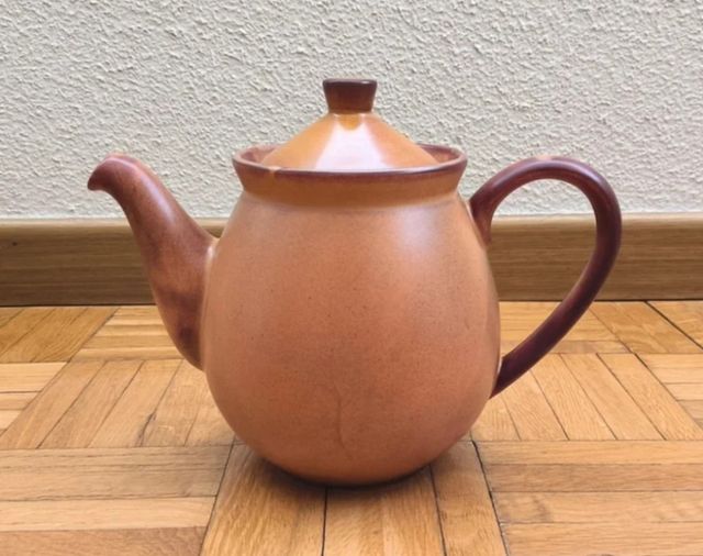 Tetera cerámica marrón