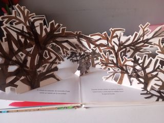 El Monstruo de Colores, un libro pop-up