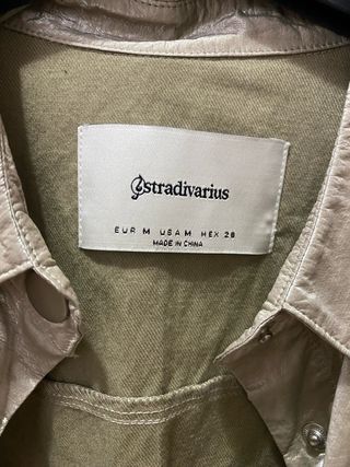 Chaqueta dorada Stradivarius - M