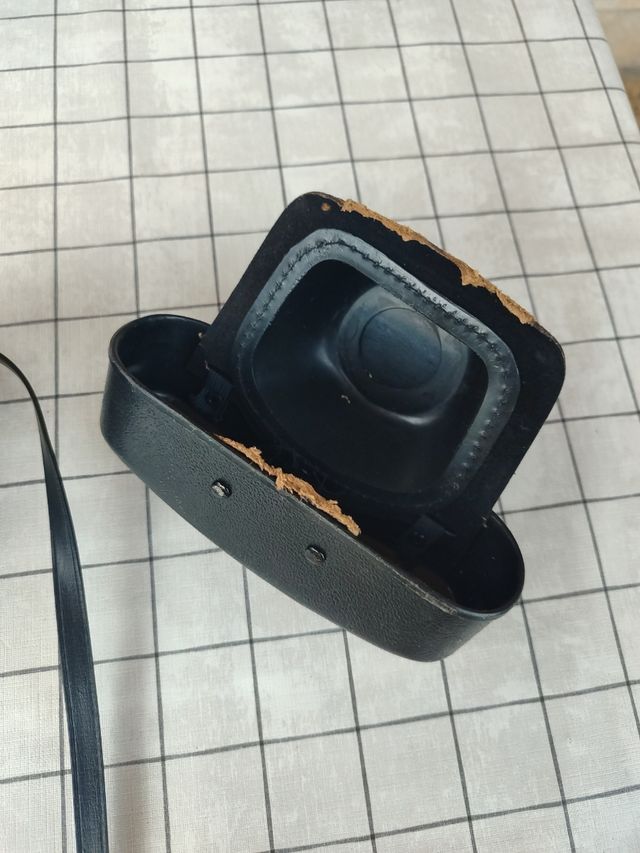 Halina Paulette: Cámara Antigua