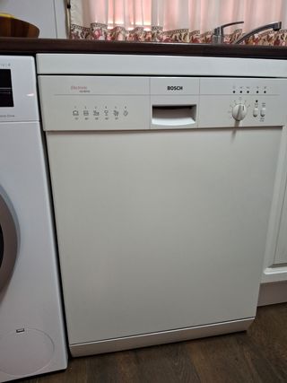 Lavastoviglie Bosch - Bianco
Vasca in acciaio inox b