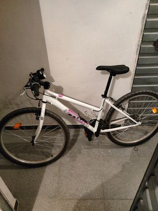 Bicicleta montaña BTWIN 26" (cambio trasero caído)